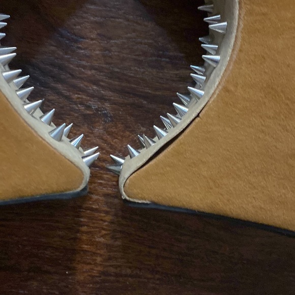 Brown closed toed wedge heel with spikes - Picture 6 of 6